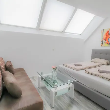Homestay Cozy In Center Dw17 *