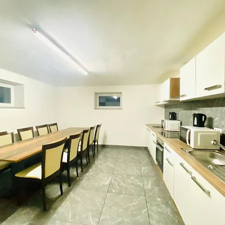 Homestay Tripel In Floridsdorf Area