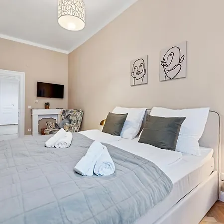 Exclusive 2 Bedroom Apartament