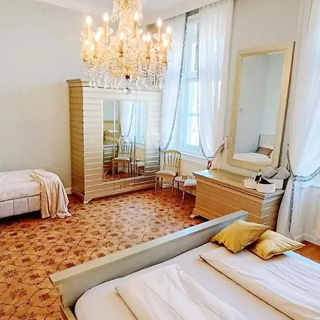Luxurious In Center Kn *