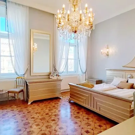 Luxurious In Center Kn Apartment
