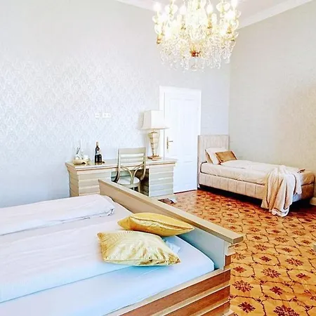 Apartment Luxurious In Center Kn