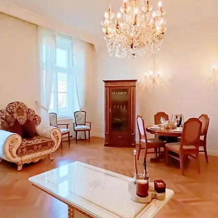 Apartment Luxurious In Center Kn *
