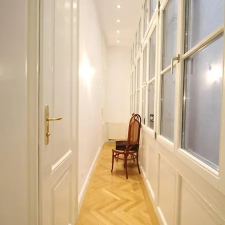 Luxurious In Center Kn Apartment Vienna