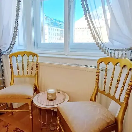 Apartment Luxurious In Center Kn *
