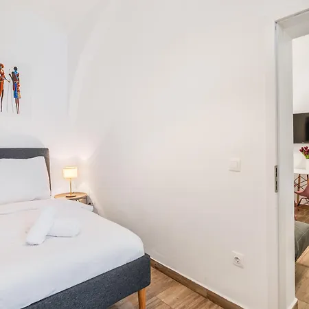 Cozy I I Free Parking Apartment