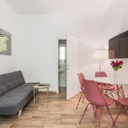 Cozy I I Free Parking Apartment