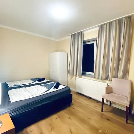 Tripel In Floridsdorf Area Homestay
