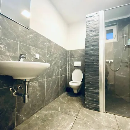 Homestay Tripel In Floridsdorf Area *