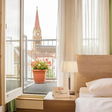Hotel Lucia 3*