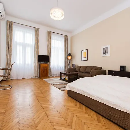 Rosa Linde - Comfort Bed & Breakfast 2*