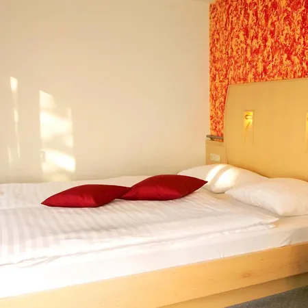 Strandhotel Alte Donau 4* Vienna