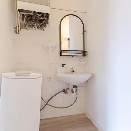 Vintage 1br With Shared Garden - U6 Metro & Danube *