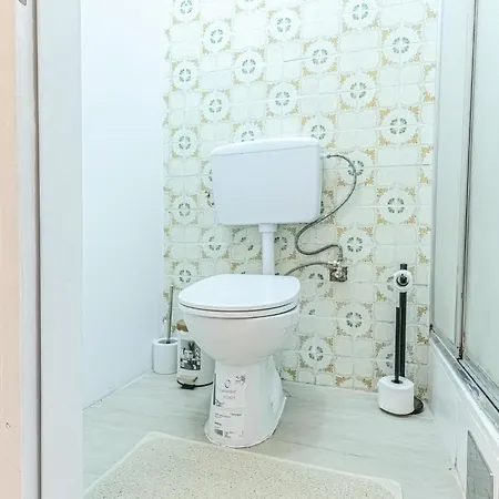 Apartment Vintage 1br With Shared Garden - U6 Metro & Danube