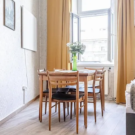 Vintage 1br With Shared Garden - U6 Metro & Danube