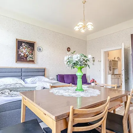 Vintage 1br With Shared Garden - U6 Metro & Danube *