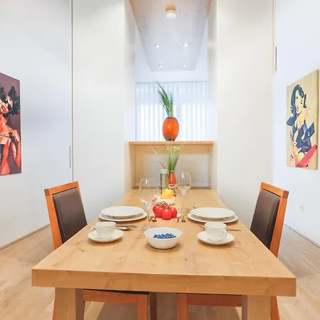 Sky9 Center Apartment *