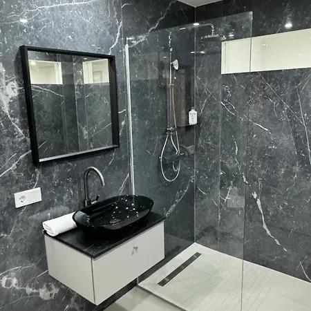 Luxurious In The Centre Of Apartment