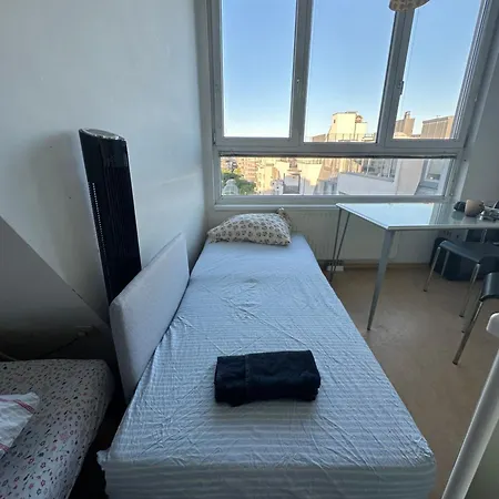 Cozy Bright Penthouse Close To U1 And U6 Metros Apartment *