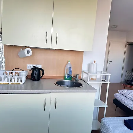 Apartment Cozy Bright Penthouse Close To U1 And U6 Metros *
