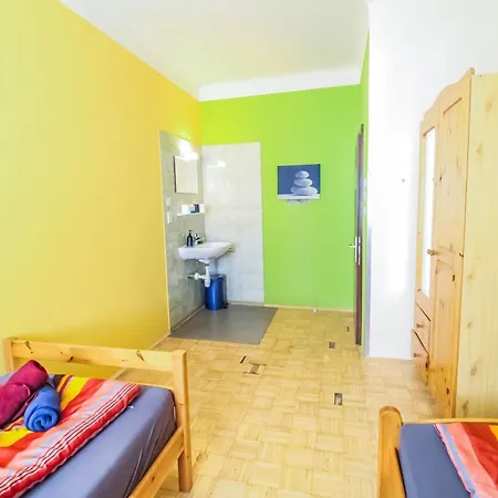 Double In Hutteldorfer Strasse Area Homestay *