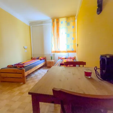 Homestay Double In Hutteldorfer Strasse Area *