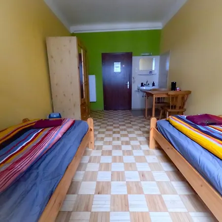 Double In Hutteldorfer Strasse Area Homestay