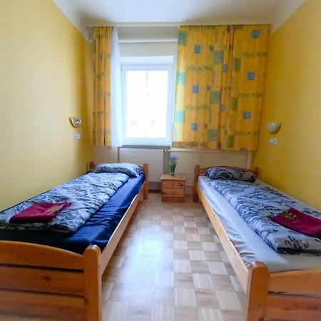 Homestay Double In Hutteldorfer Strasse Area