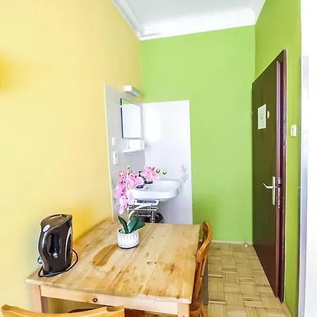 Homestay Double In Hutteldorfer Strasse Area