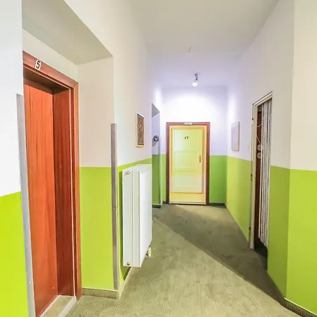 Double In Hutteldorfer Strasse Area Homestay *
