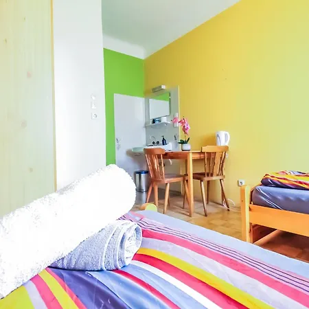 Homestay Double In Hutteldorfer Strasse Area