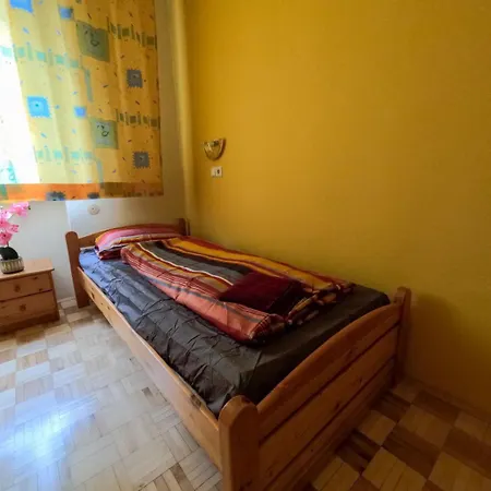 Double In Hutteldorfer Strasse Area *
