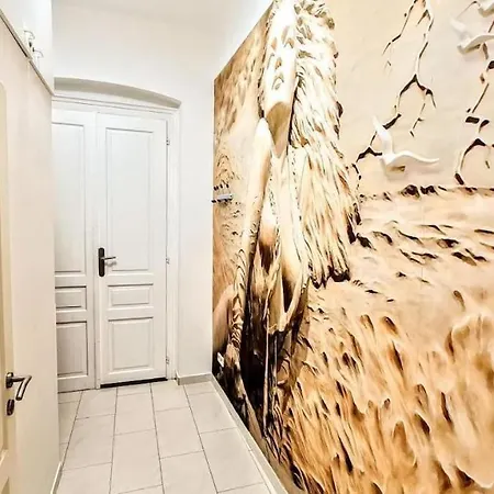 Modern Flat With Great Location For Longer *