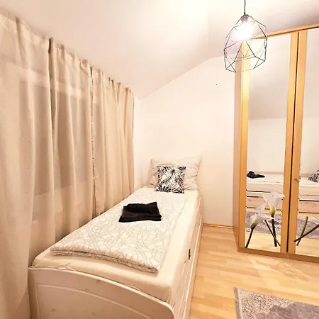 With Pool - Big Garden - Barbecue - Free Parking Villa