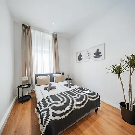 Nice Central City Room Hostel *
