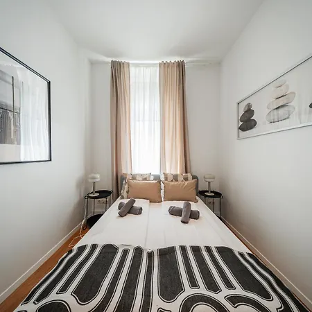 Hostel Nice Central City Room