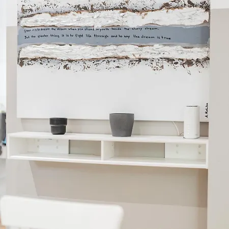 Nice Central City Room *