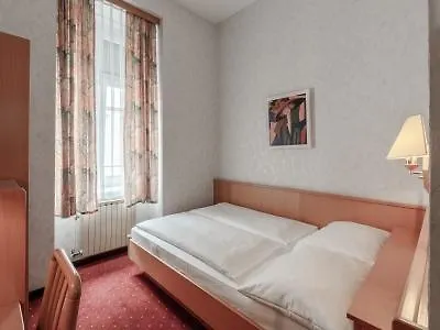 Hotel Admiral 3*