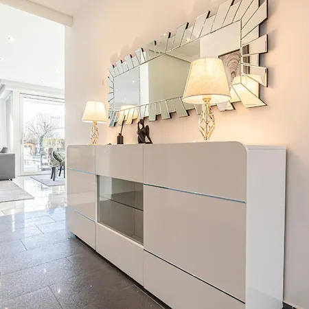 Luxury 6br-4ba With Private Pool & Sauna - Pets Allowed *