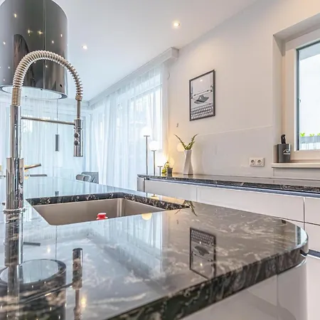 Luxury 6br-4ba With Private Pool & Sauna - Pets Allowed Wenen