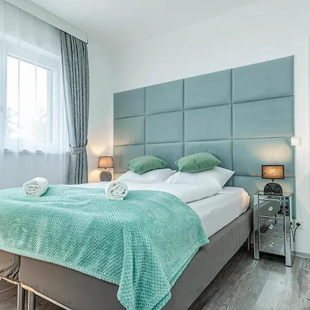 Luxury 6br-4ba With Private Pool & Sauna - Pets Allowed Villa