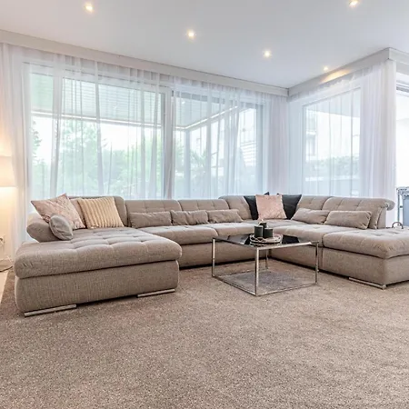 Villa Luxury 6br-4ba With Private Pool & Sauna - Pets Allowed