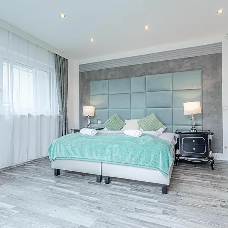 Villa Luxury 6br-4ba With Private Pool & Sauna - Pets Allowed Wenen