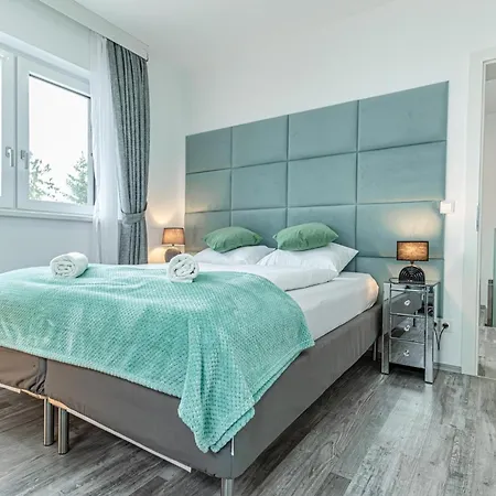 Luxury 6br-4ba With Private Pool & Sauna - Pets Allowed *