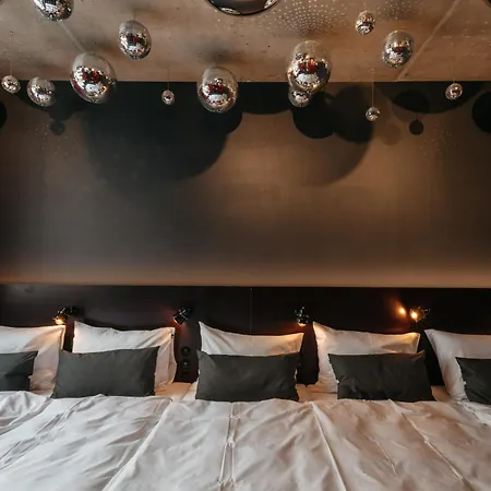 Hotel Superbude Prater 4*
