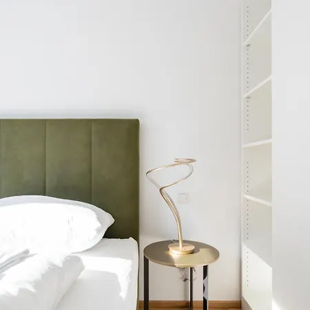 Apartment Luxurious 70 M2 With Balcony & Air Conditioning Vienna