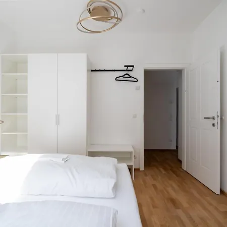 Luxurious 70 M2 With Balcony & Air Conditioning Vienna