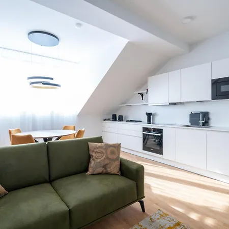 Apartment Luxurious 70 M2 With Balcony & Air Conditioning *