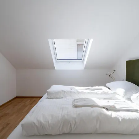 Luxurious 70 M2 With Balcony & Air Conditioning Apartment Vienna