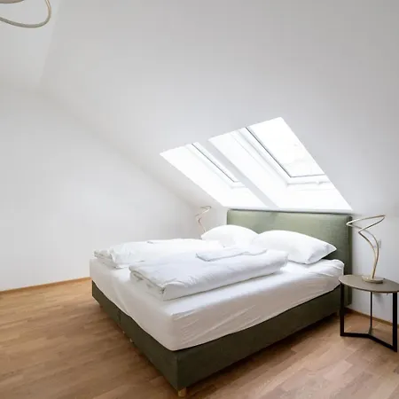 Luxurious 70 M2 With Balcony & Air Conditioning *